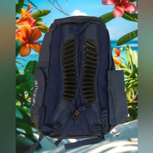 Nike Elite Pro Hoops Backpack: Ultimate Storage for Athletes on the Move - Picture 2 of 2